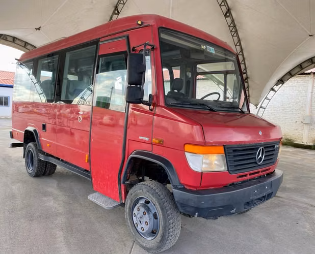 Mercedes Benz Vario 818D 4X4
