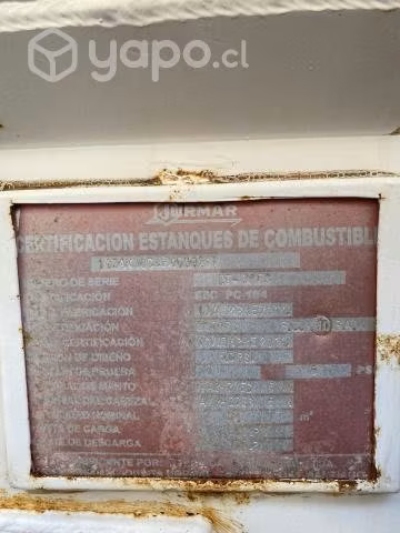 Camión combustible mack GU813 6x4 aut