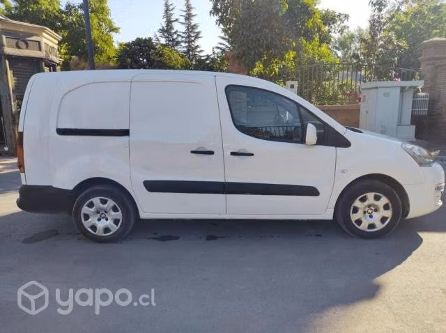 Peugeot Partner Maxi 1.6 HDI L1 90HP Pack AA 2016