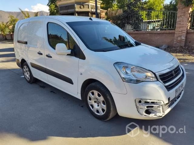 Peugeot Partner Maxi 1.6 HDI L1 90HP Pack AA 2016