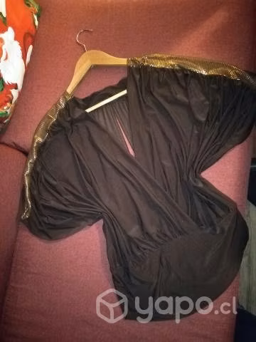 Hermosa polera con escote talla M