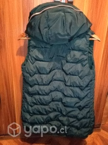 Chaqueta largita sin mangas talla S es hermosa