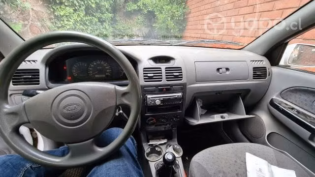 Kia Rio Look II año 2005