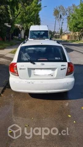 Kia Rio Look II año 2005