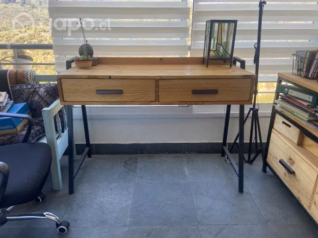 Escritorio y mueble apoyo