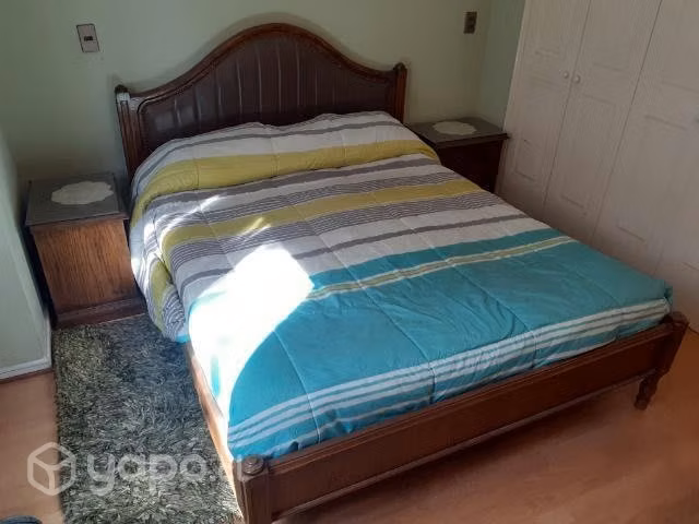 Cama 2 plazas + 2 veladores + cajonera 8 cajones
