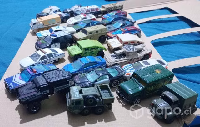 Lote 26 Autos Escala 1/64 Policia y Militar