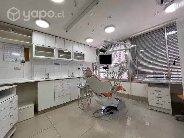 Arriendo oficina dental habilitada Santiago Centro