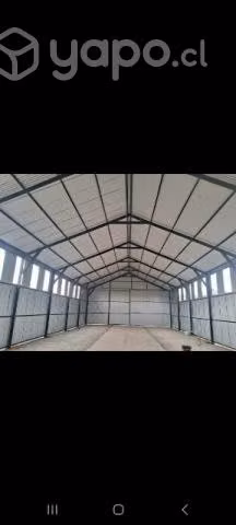 Se arrienda Galpón 460 m2 con oficina y baño.