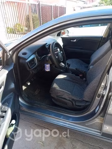 Vendo auto Kia rio4. 2019 - Imagen 2