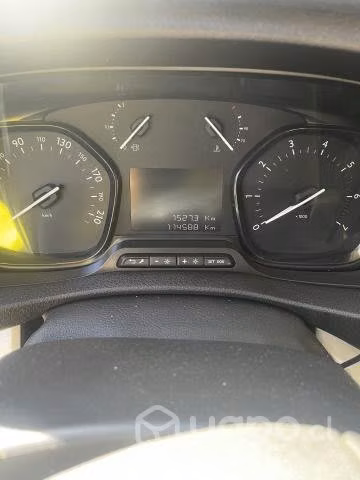 Vendo Peugeot Traveller 2022