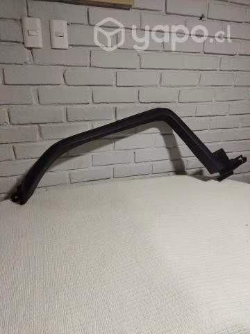 Cubre tapabarro Toyota 2010-12