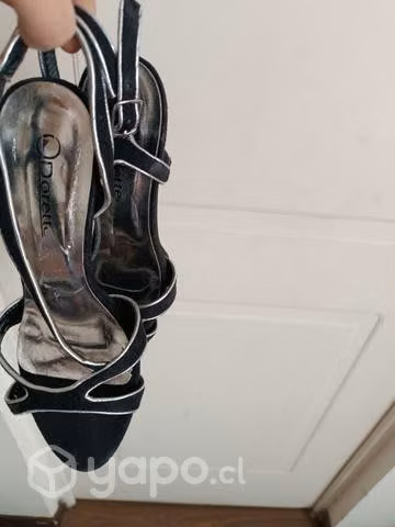Charlas de fiesta negras con plateado
