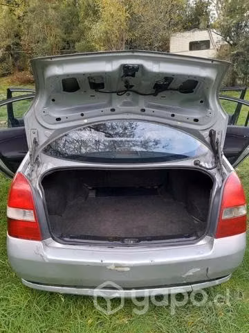 Nissan primera 2004 1.8 AT