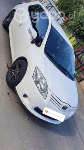 Se vende TOYOTA AURIS 2011