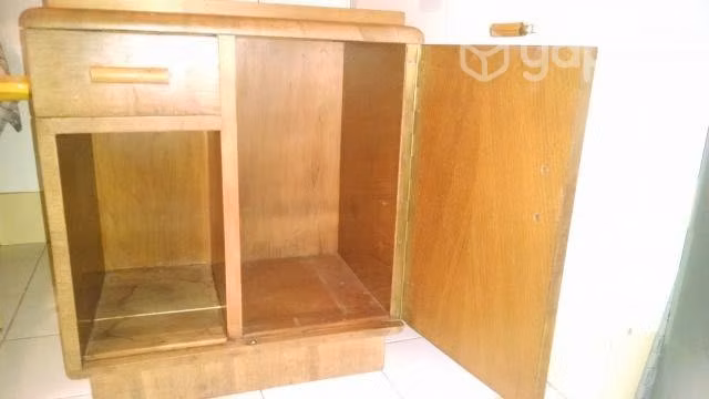 2 Veladores Antiguos de Madera