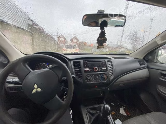 Mitsubishi l200 1999