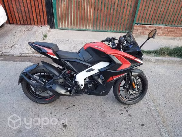 Bajaj pulsar rs 200