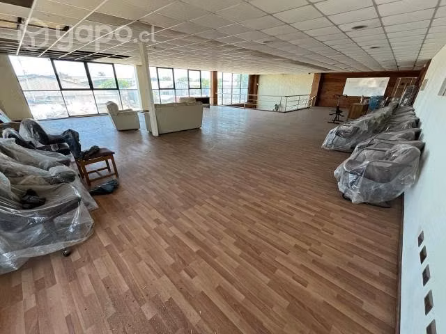 Arriendo oficina en jaime repullo