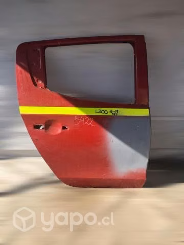 Puerta trasera rh misubishi l