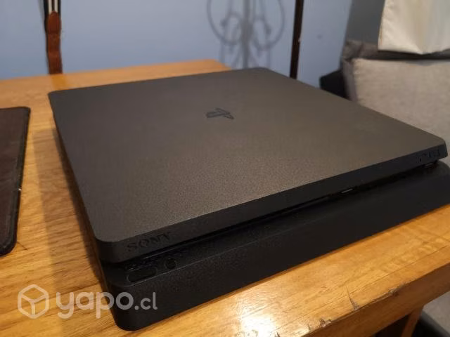 Playstation 4 slim