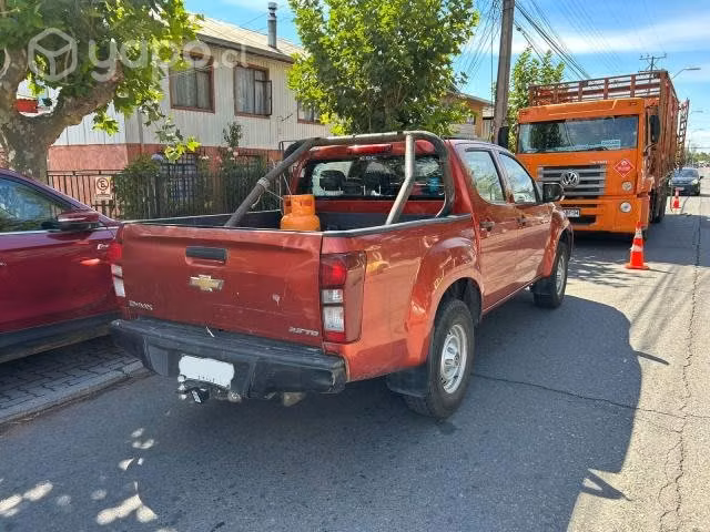 DMAX 2018 2.5 roja comoda
