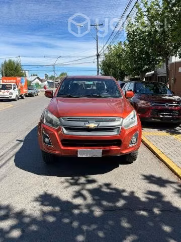 DMAX 2018 2.5 roja comoda