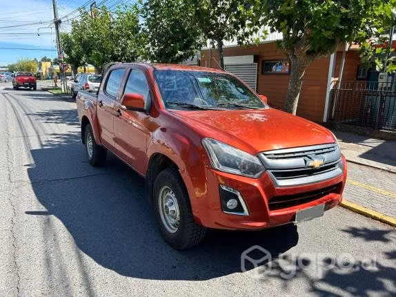 DMAX 2018 2.5 roja comoda