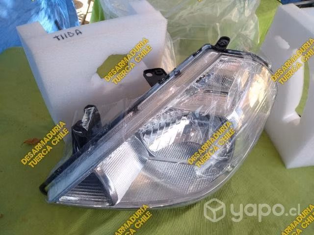 Óptico izquierdo Nissan Tiida