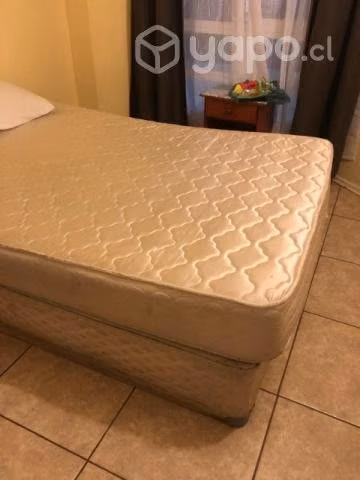 Regalo cama matrim. Usada. Sin ruedas .