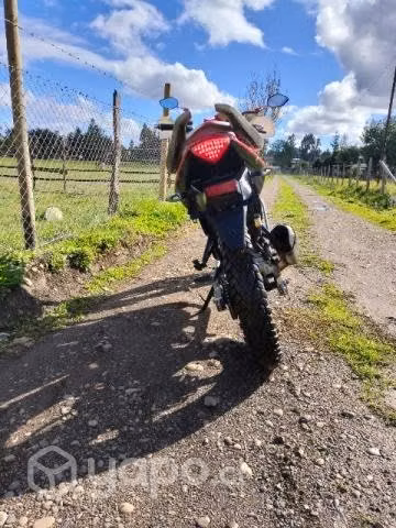 Moto UM fastwind 220R