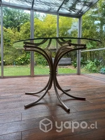 Mesa de comedor con cubierta de vidrio