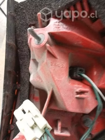 Foco trasero Toyota RAD 4 rh