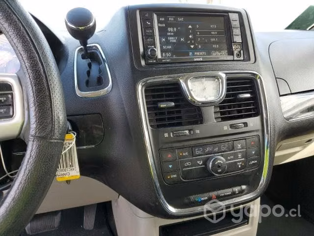 Chrysler town country 2016
