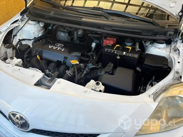 Vendo toyota yaris