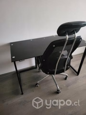 Escritorio y silla - Imagen 3