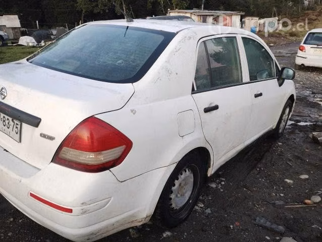 Nissan tiida 2008
