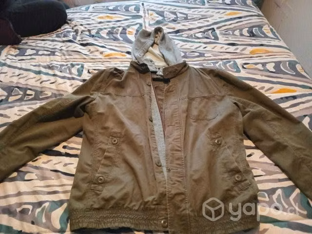 Chaqueta con capuchon marca arrow