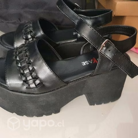 Zapato y chala