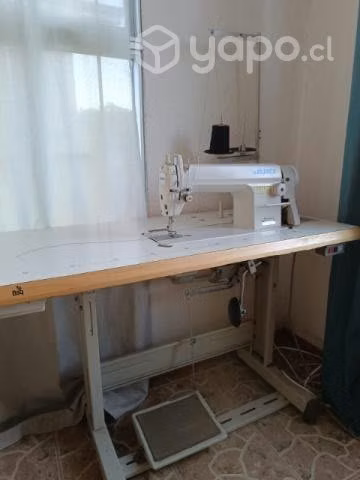 Máquina de coser recta industrial Juki