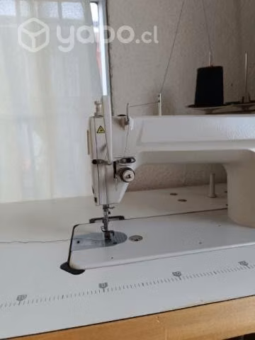 Máquina de coser recta industrial Juki
