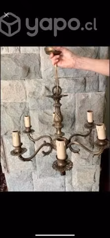 Lámpara antigua de bronce labrado. 6 luces.