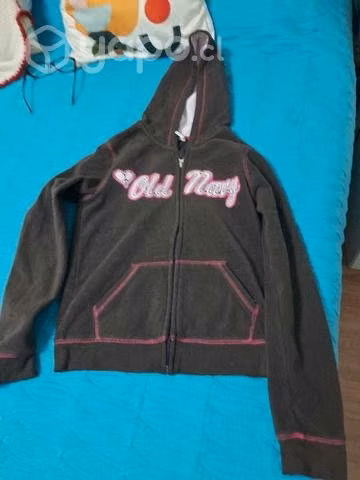 Poleron grueso talla 12. Color café