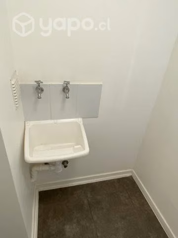 Arriendo departamento año corrido semi amoblado