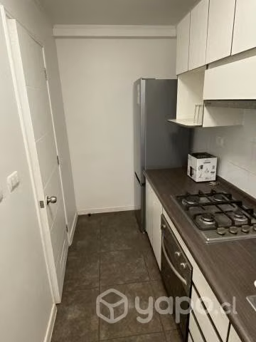 Arriendo departamento año corrido semi amoblado