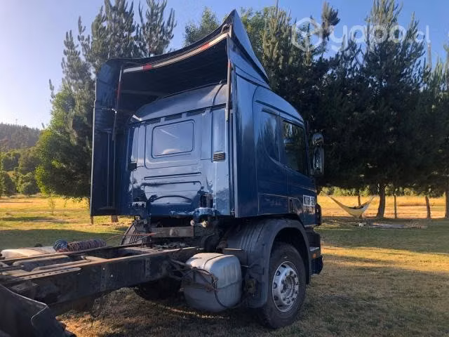 Tracto camion 4 x 2 permuto POR CAMIONETA