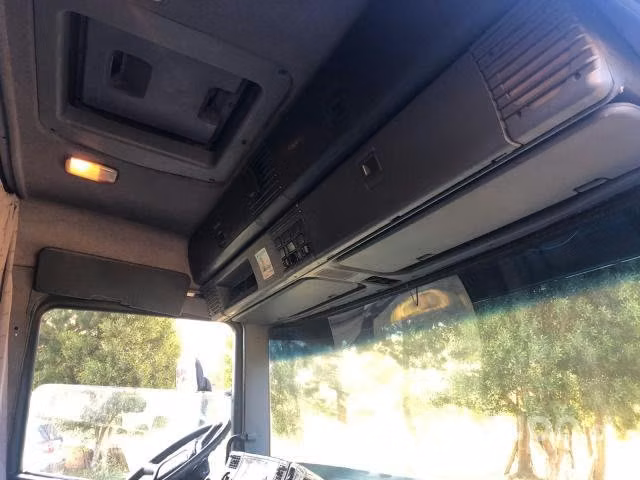 Tracto camion 4 x 2 permuto POR CAMIONETA