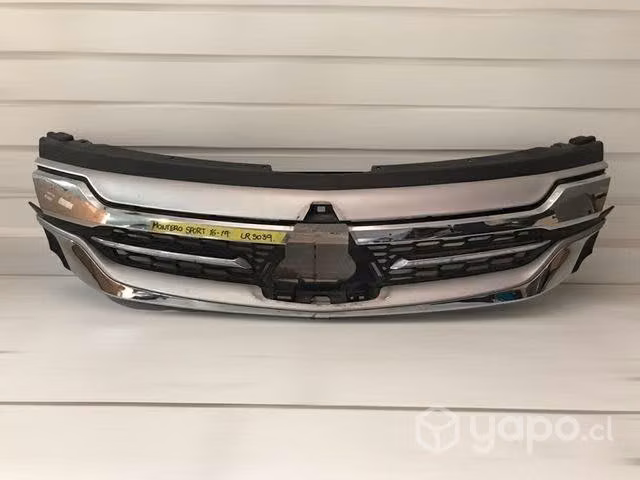Máscara Mitsubishi Montero sport 2016-2019
