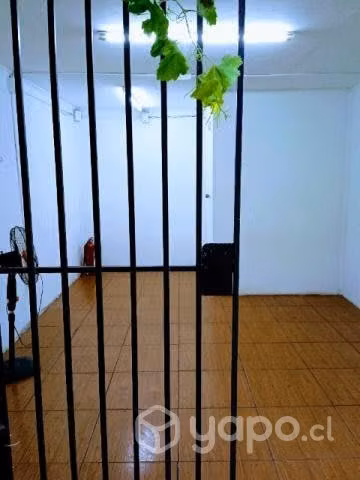 Se arrienda espacio para bodega.