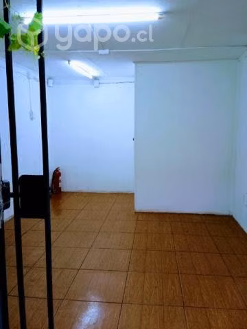 Se arrienda espacio para bodega.